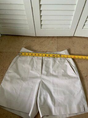 Brooks Brothers Advantage White Cotton Shorts Women’s Size 4 Preppy